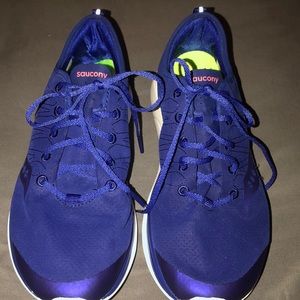 Saucony sneakers size 7.5.